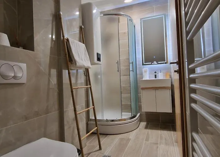 公寓 Jahor 18 亚霍里纳