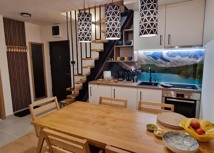 Jahor 18 * 亚霍里纳