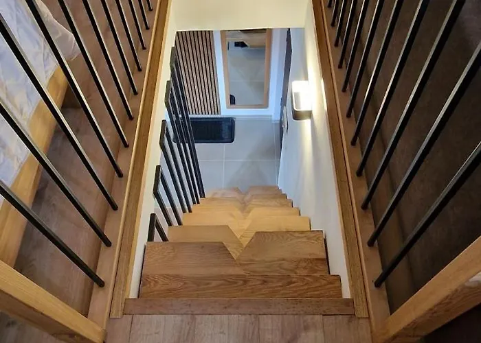 Jahor 18 * 亚霍里纳